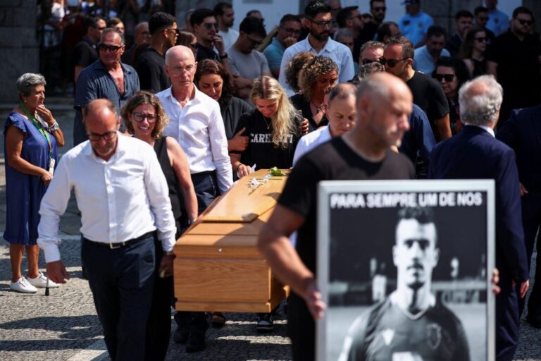 2025-07-05T112912Z_1280065607_RC2BGFA26CBV_RTRMADP_5_SOCCER-LIVERPOOL-PORTUGAL-JOTA-1024x683