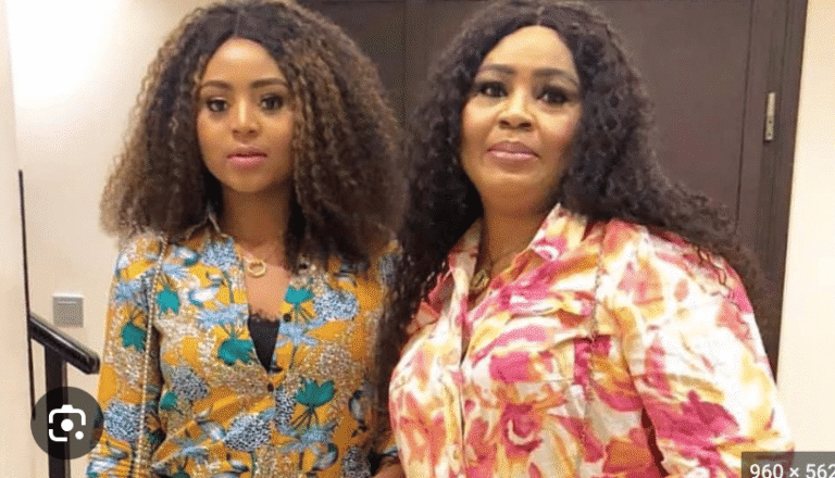 Regina-and-Rita-Daniel